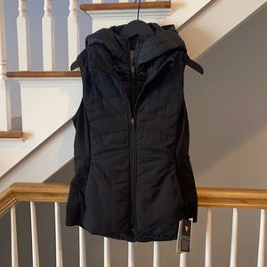 Lululemon NWT “another mile vest” size 8